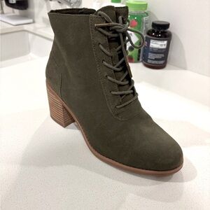 Never worn Tom’s booties!